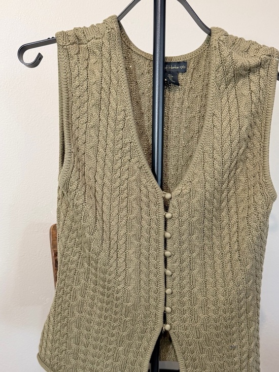 House of Harlow 1960 Sweaters - House of Harlow 1960 Women's Cable-Knit Sweater Vest in Olive Green, Size L